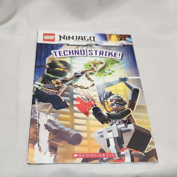 LEGO Ninjago Building Set Dynamic Ninja in Red and Black - Picture 9 of 14